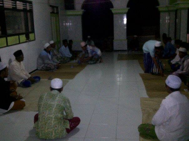 Tampak KH. Syaifullah Ja'far Menghadiri kegiatan pembentukan SITQON Ranting