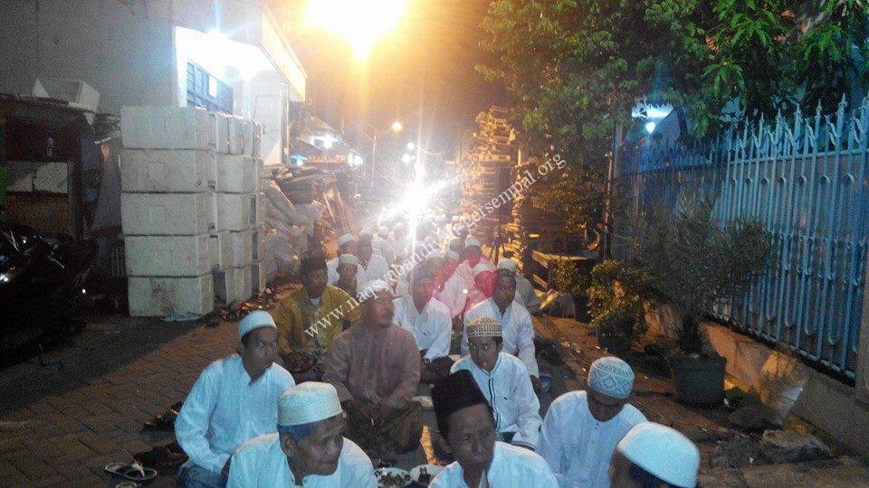 Santri dan Alumni Pesantren Darul Ulum II Al-Wahidiyah menyambung silaturrahmi