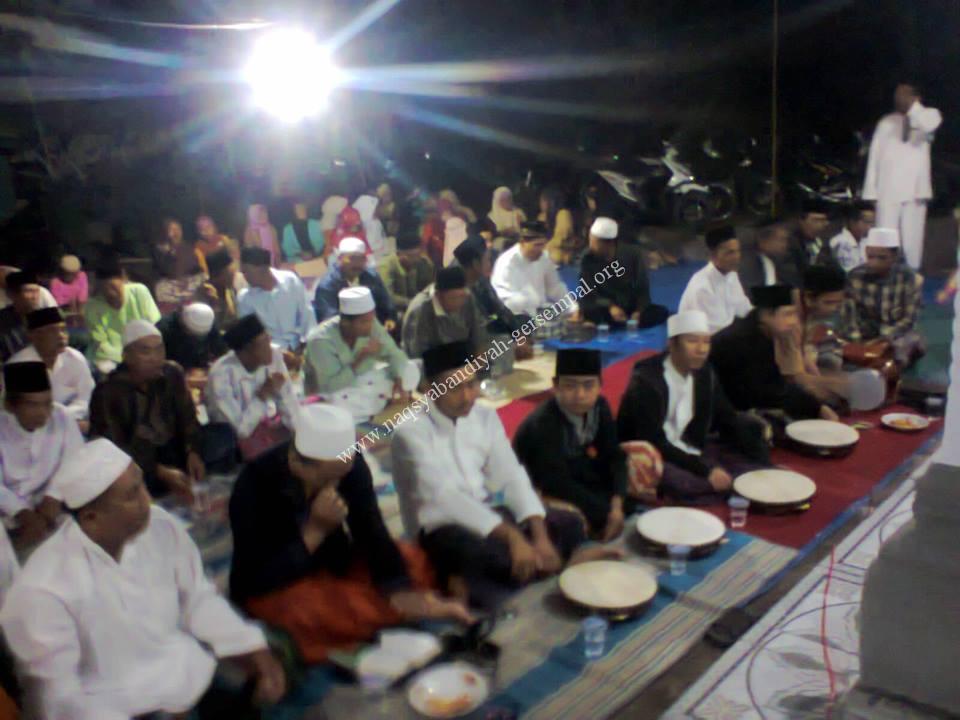 Ikhwan Akhawat serta simpatisan sedang mengikuti kegiatan SITQON Lumajang