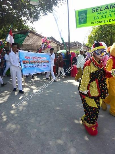 TK Darul Ulum melakukan pawai