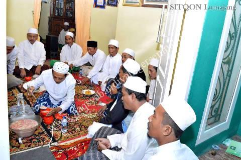 Pengurus SITQON Pusat dan Cabang sedang rapat kepanitiaan haul