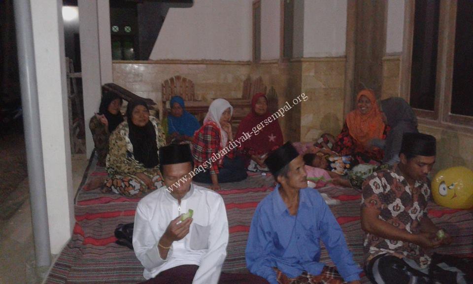 Tampak Akhawat SITQON terlibat dalam Istighotsah