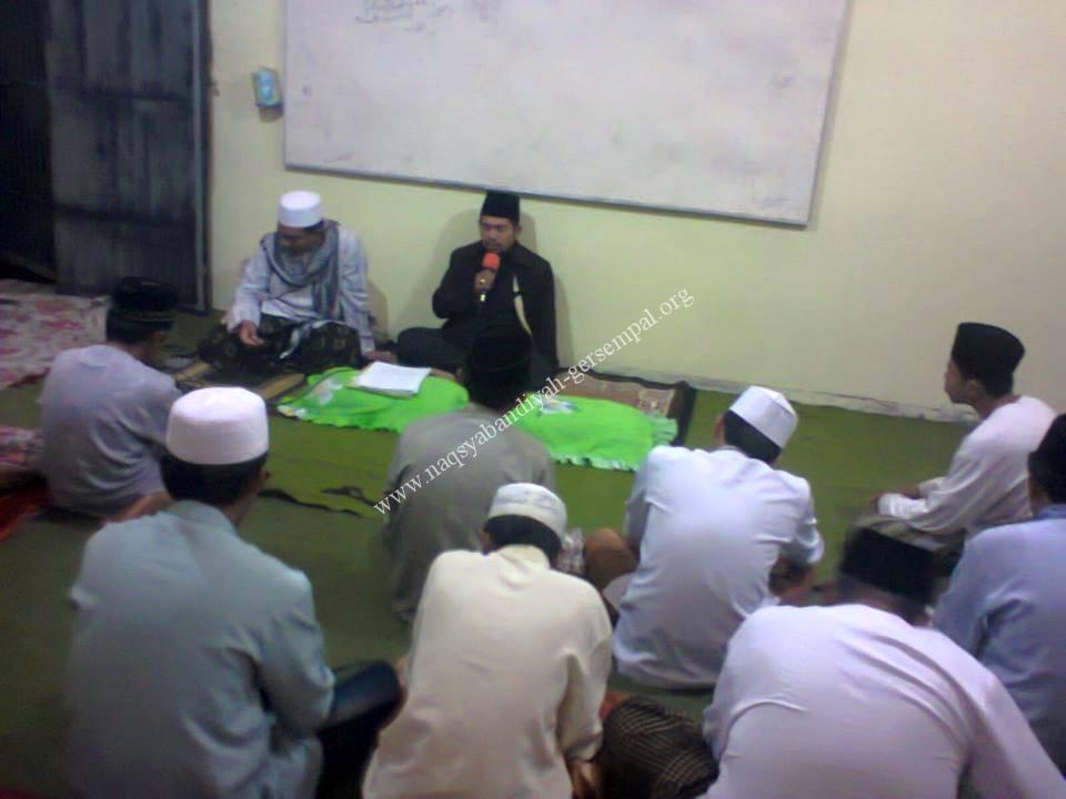 Ikhwan Akhowat dan Muhibbin Thoriqoh Naqsyabandiyah Gersempal, mengikuti halal bihalal