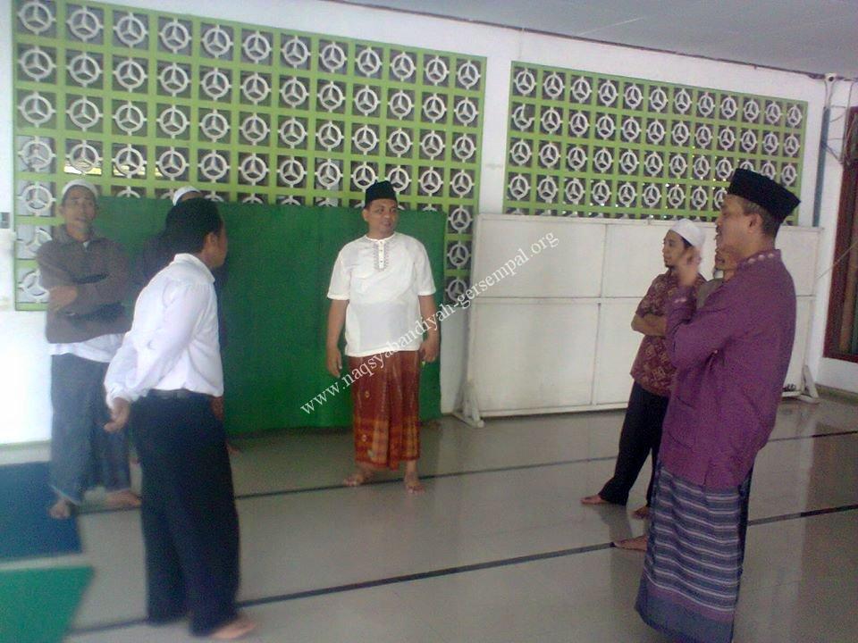 Pengurus SITQON survey lokasi di Masjid UNEJ