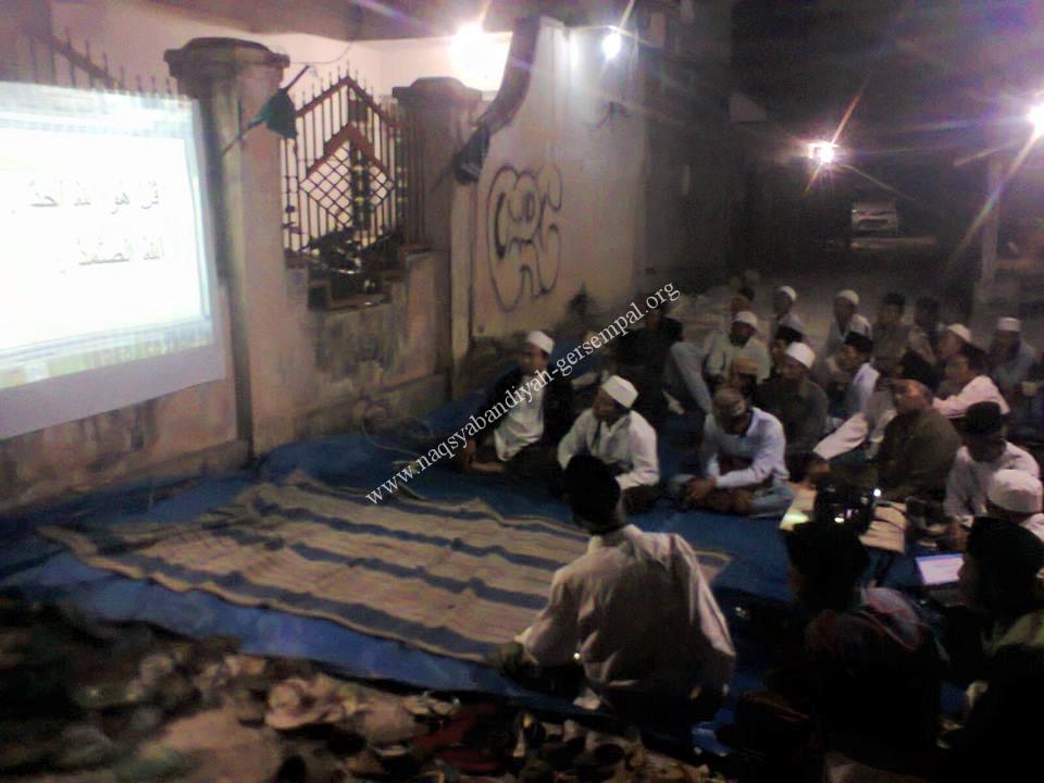 SITQON Lumajang Memperagakan cara sholat berdasar Madzhab Syafi'i