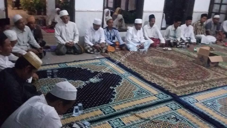 Jama'ah SITQON Bangkalan sedang mengikuti kegiatan di Tanah Merah