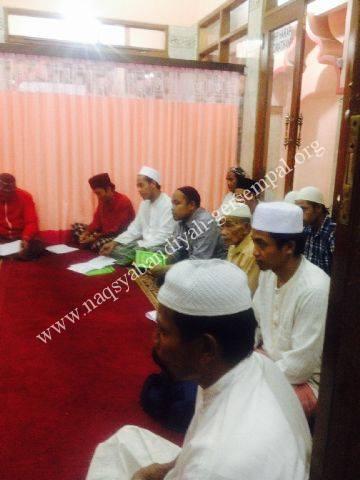 Jama'ah SITQON Malang beristgotsah di Masjid Sunan Ampel