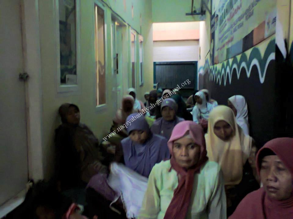 Akhawat dan Simpatisan Naqsyabandiyah Gersempal untuk Kabupaten Lumajang mengikuti kegiatan SITQON Lumajang