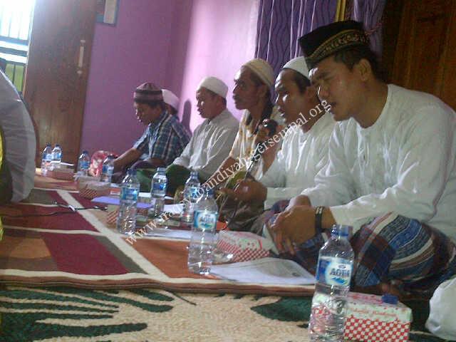 Jama'ah SITQON Bali membacakan Sholawat Tawassuliyah