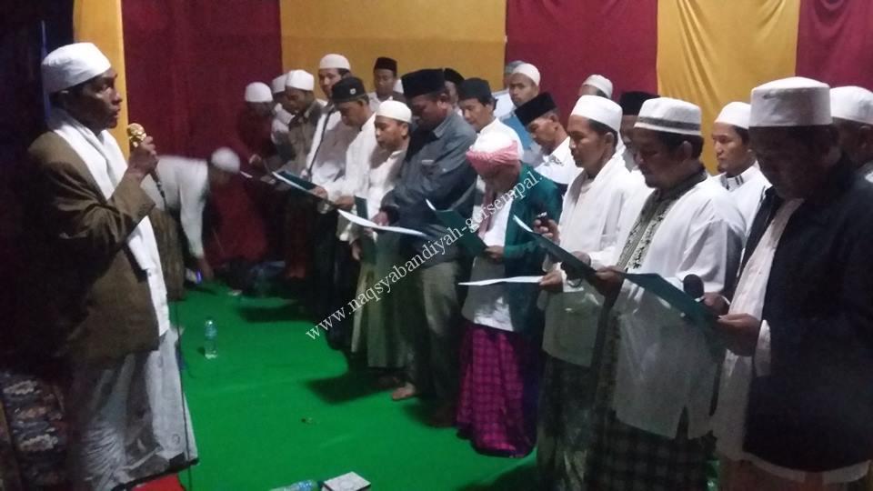 Prosesi Pelantikan SITQON DKI Jakarta di pimpin oleh Pembina SITQON Pusat, Hadrotus Syeikh KH.R. Syafiuddin Abd. Wahid