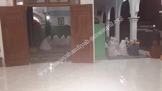 Jama'ah mengikuti kegiatan SITQON di Pondok Pesantren Bustanul Subhan Pale Laok Ketapang