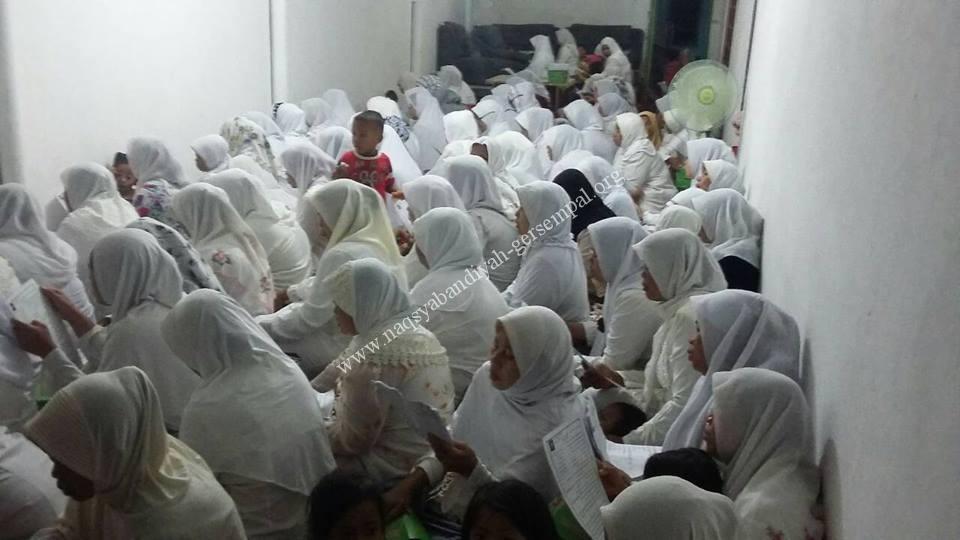 Jama'ah SITQON Naqsyabandiyah Gersempal untuk wilayah Krian Sidoarjo mengikuti kegiatan