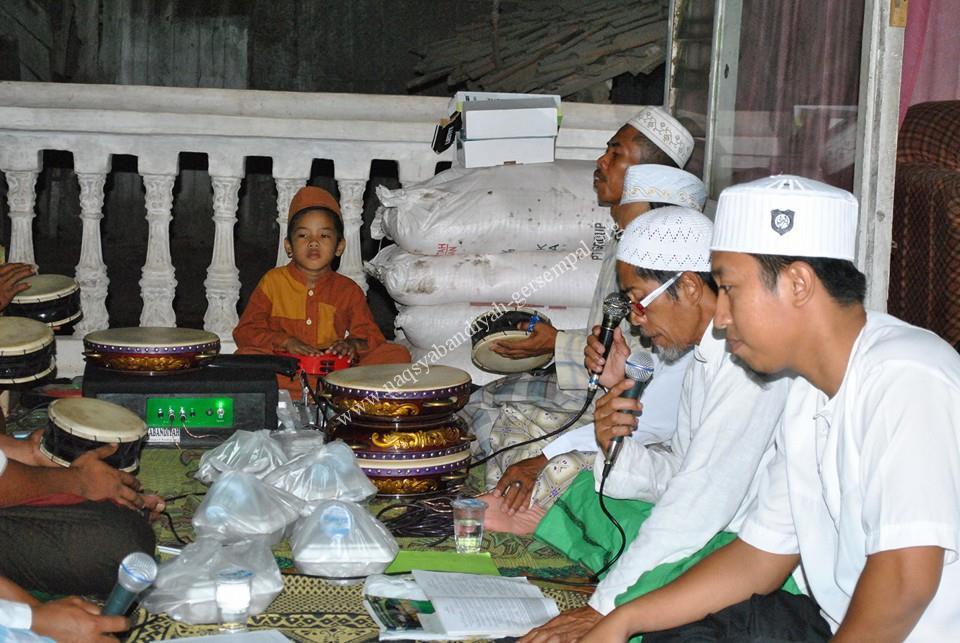 Tampak K. Khunu Azizan memimpin kegiatan SITQON Situbondo