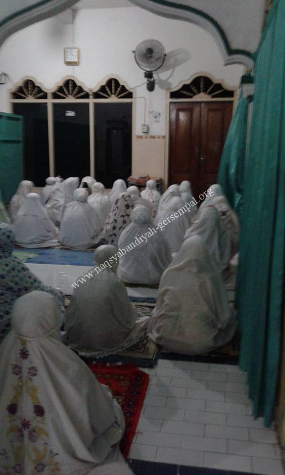 Jama'ah mengikuti kegiatan SITQON Surabaya di Masjid Sabilun Najah