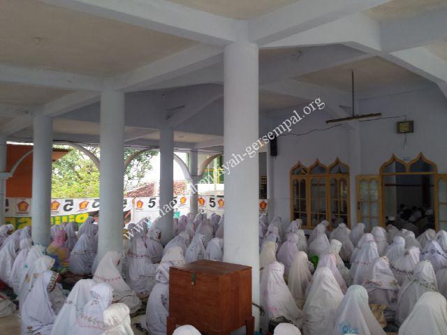 Jama'ah SITQON Pamekasan mengikuti kegiatan Haul Masyayikh