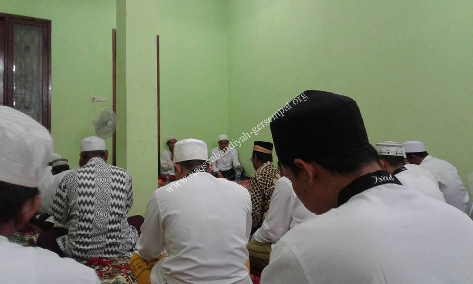 Tampak KH.R. Saifullah Ja'far mengisi kegiatan SITQON Sidoarjo