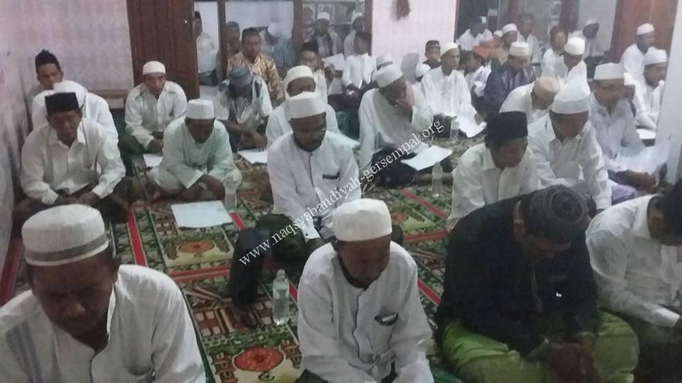Masyarakat dan jama'ah SITQON Gempol sedang beristighotsah
