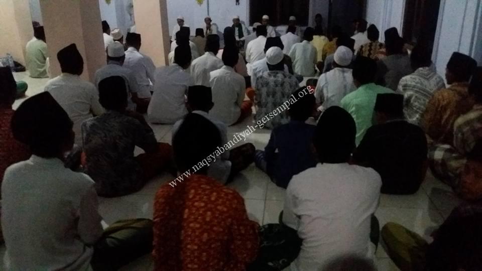 Jama'ah SITQON Jangkar Tanah Merah Bangkalan, mengikuti kegiatan Istigotsah
