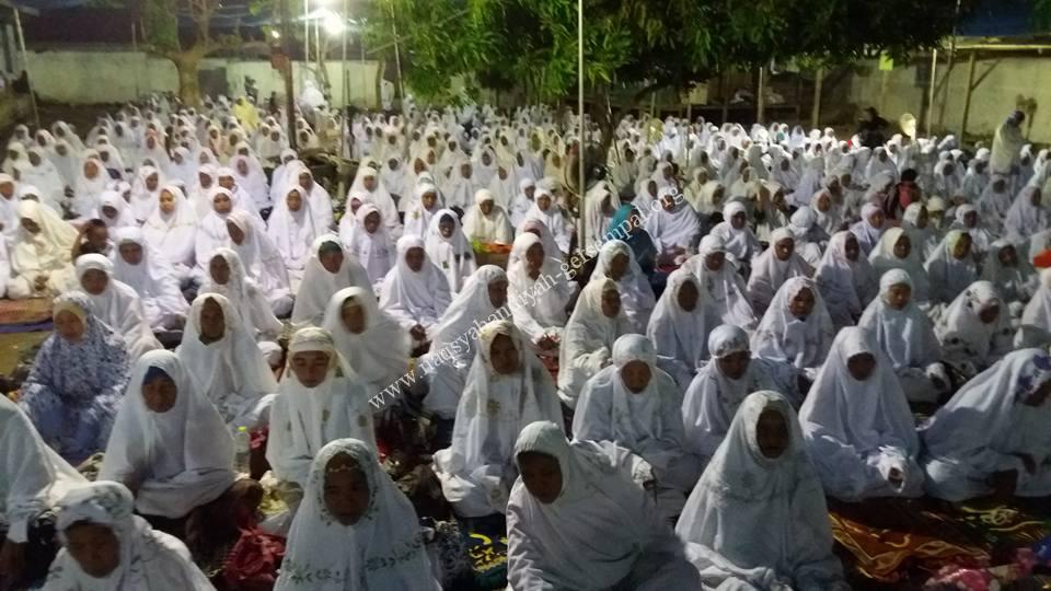 Akhowat Naqsyabandiyah Gersempal mengikuti kegiatan dzikir