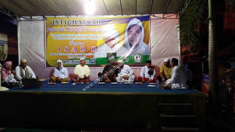 Tampak KH.R. Saifullah Ja'far, Habib Ahmad Assemit, KAPOLRES Tanjung Perak AKBP Arnapi, M.Hum, Serta Masyayikh dan Tokoh Lainnya