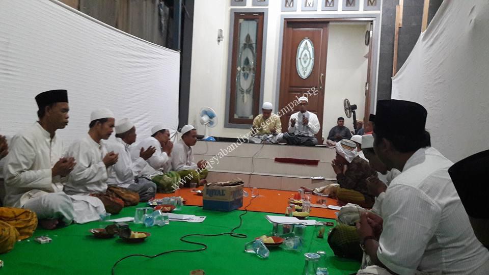 KH. Muhammad Zubaidi memimpin do'a dalam kegiatan Penutupan Rutinitas Bulanan SITQON Jakarta