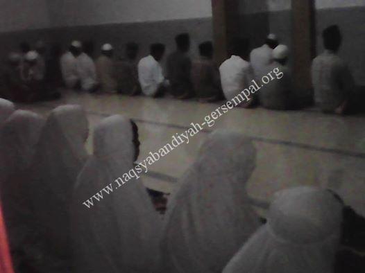 Tampak Jama'ah SITQON Pulau Sapudi Sumenep melaksanakan Tarawih Bersama