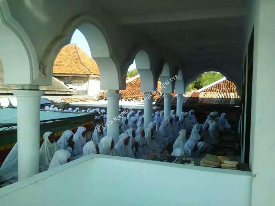Akhowat Naqsyabandiyah Gersempal untuk wilayah Waru Pamekasan, mengikuti kegiatan SITQON