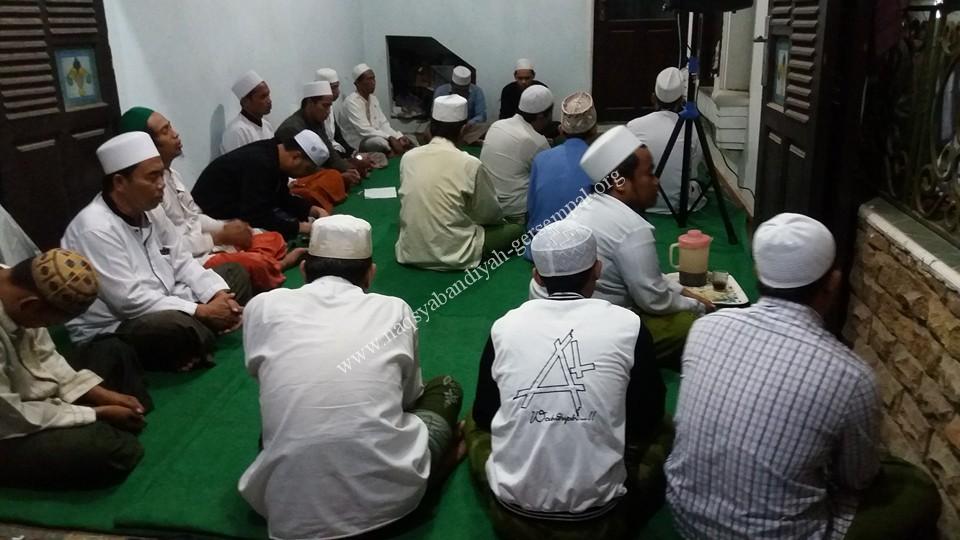 Tampak pengurus dan jama'ah SITQON Surabaya mengikuti kegiatan romadhon