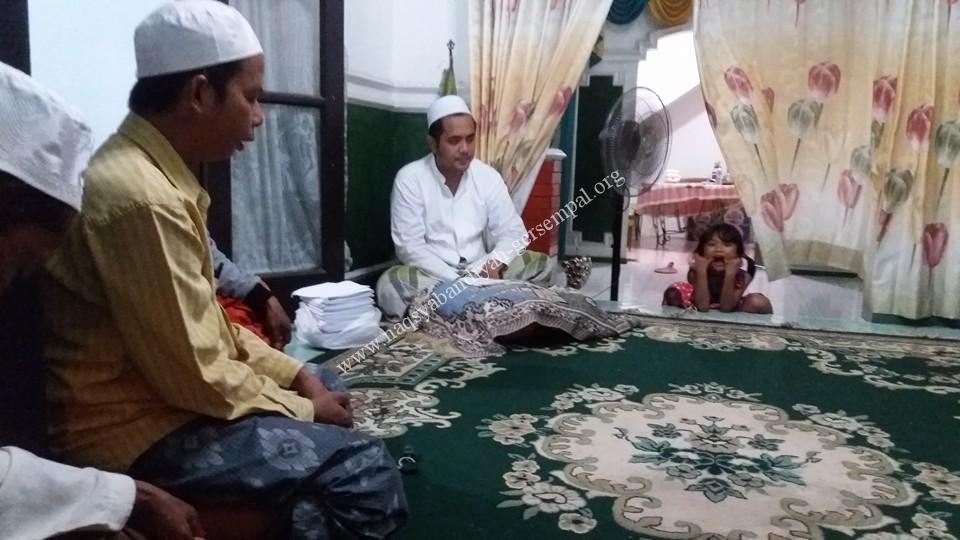 Tampak KH. R. Saifullah Ja'far menyampaikan materi Kitab "An-Ni'am Fi Nadhmil Hikam"