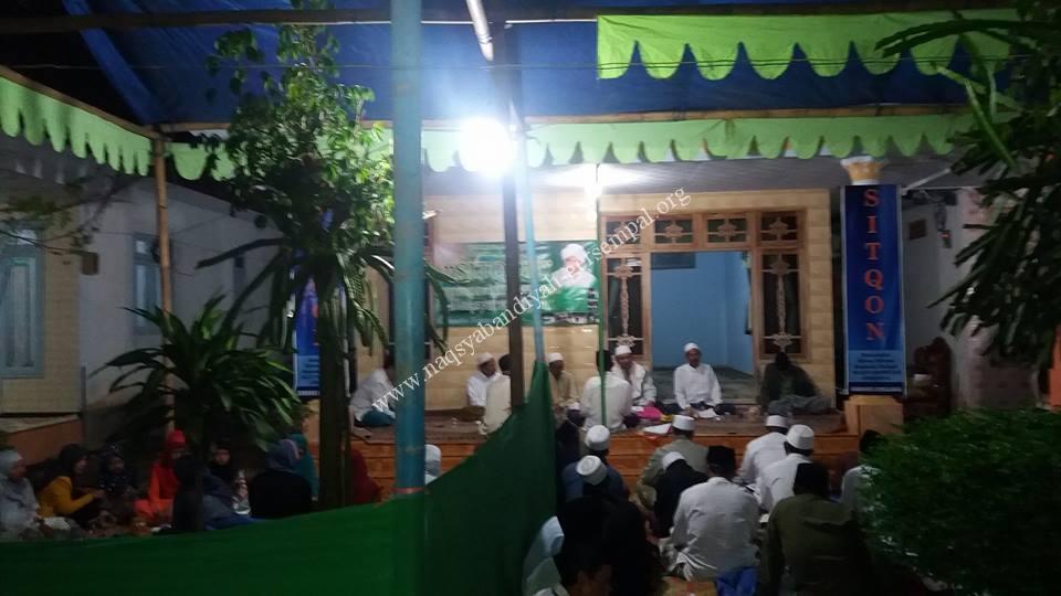 Tampak Ikhwan Akhowat dan Simpatisan Thoriqoh Naqsyabandiyah Gersempal mengikuti kegiatan PC. SITQON Lumajang