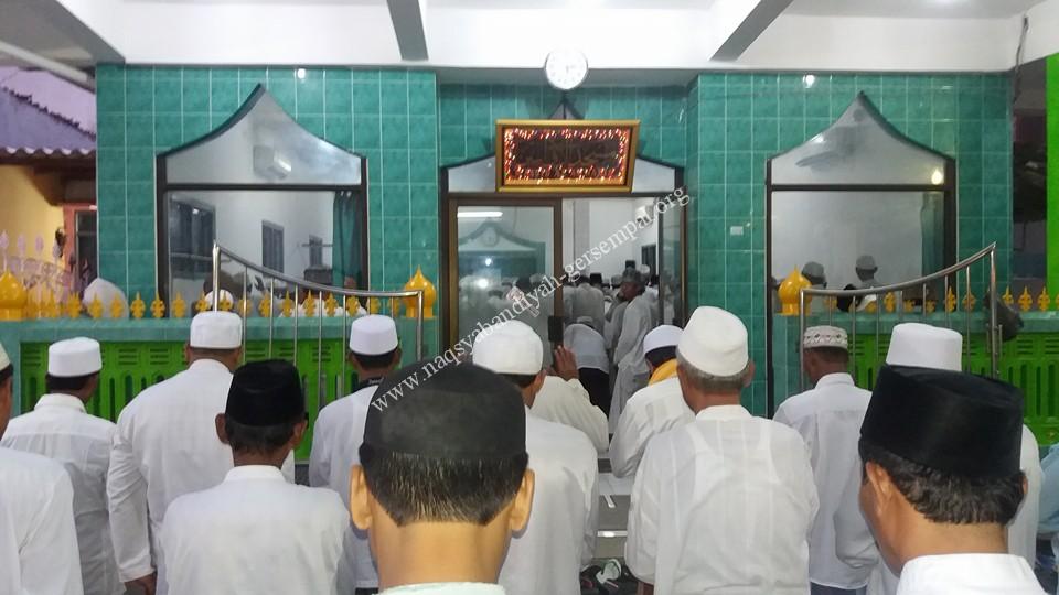 Tampak Jama'ah SITQON sedang mengikuti Sholat Berjema'ah