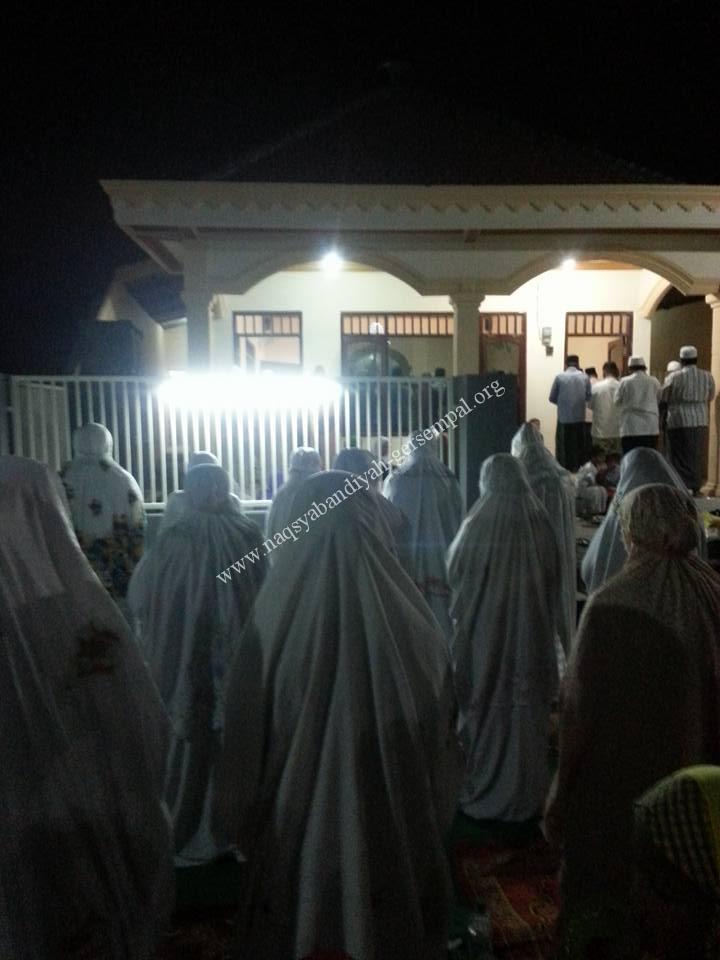 Tampak Jama'ah SITQON dan masyarakat Gempol mengikuti kegiatan SITQON Pasuruan