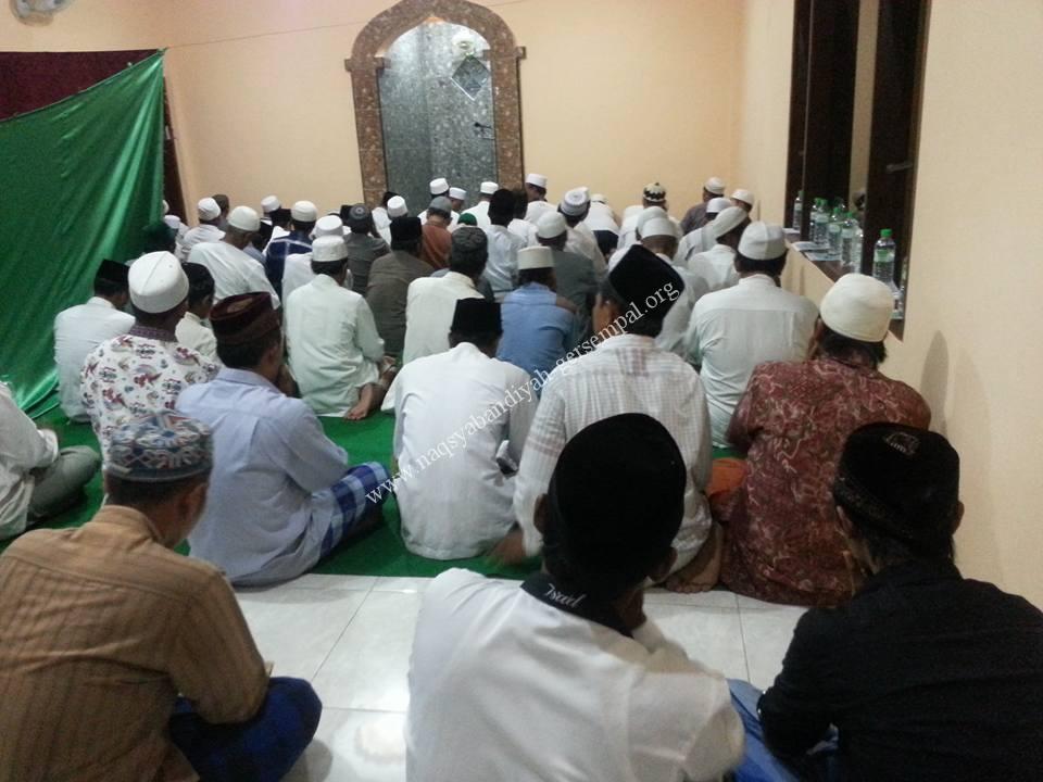 Ikhwan dan Muhibbin Thoriqoh Naqsabandiyah Gersempal wilayah Gempol, mengikuti kegiatan SITQON Pasuruan