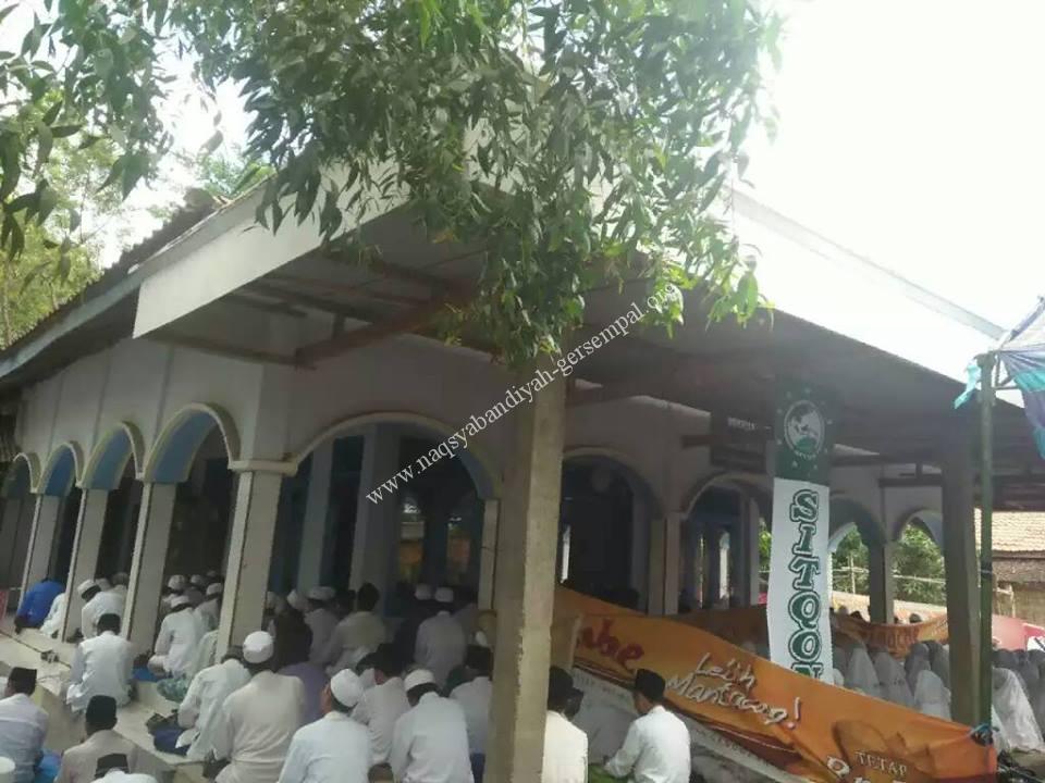 Dzikir bersama Haul Masyayikh Thoriqoh Naqsabandiyah oleh SITQON Ranting Teja Barat & Bettet Pamekasan