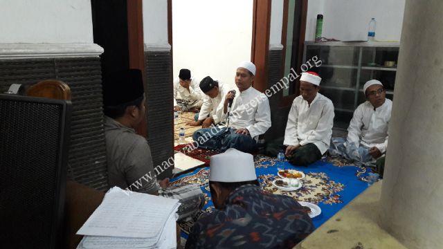 Tampak KH. R. Moh. Amin Syafiuddin ditengah-tengah Jama'ah SITQON Jakarta
