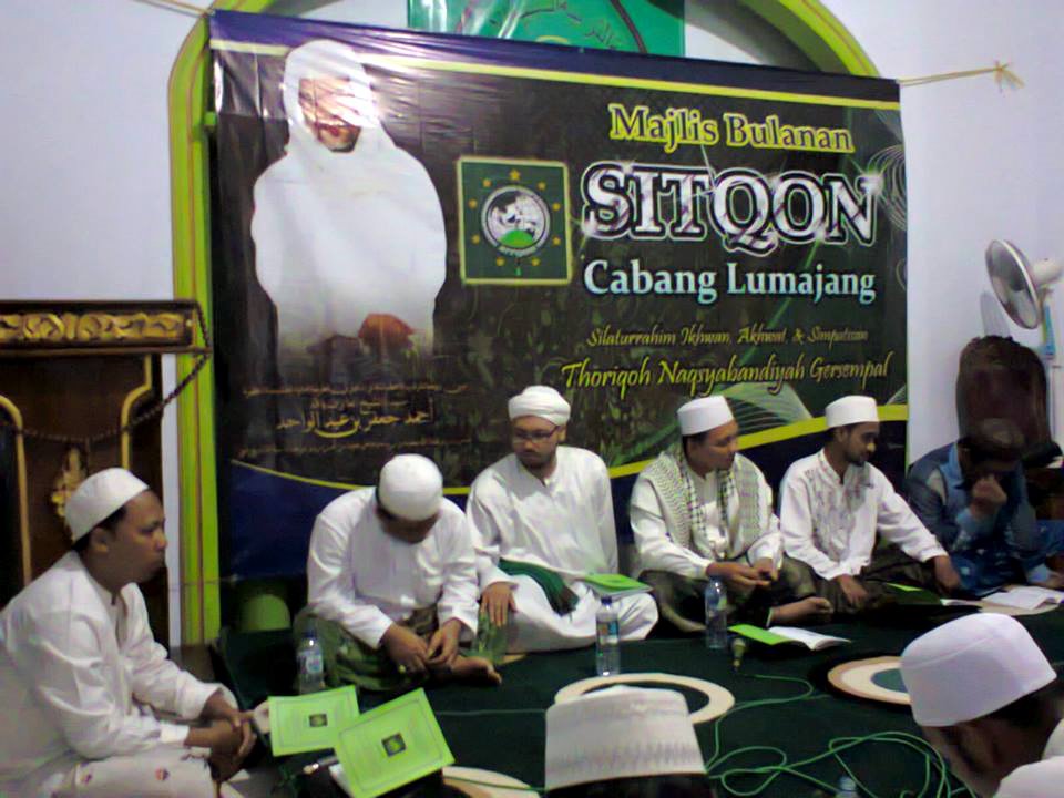 Tampak Habib Hasan Ahbabul Musthofa dan Habib Ahmad bersama KH. Mohammad Mas'ud, M.Ag (Imam Khwajagan Naqsyabandiyah Gersempal untuk Kabupaten Lumajang