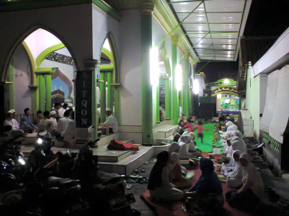 Jama'ah SITQON Lumajang mengikuti kegiatan Majlis Dzikir Bulanan