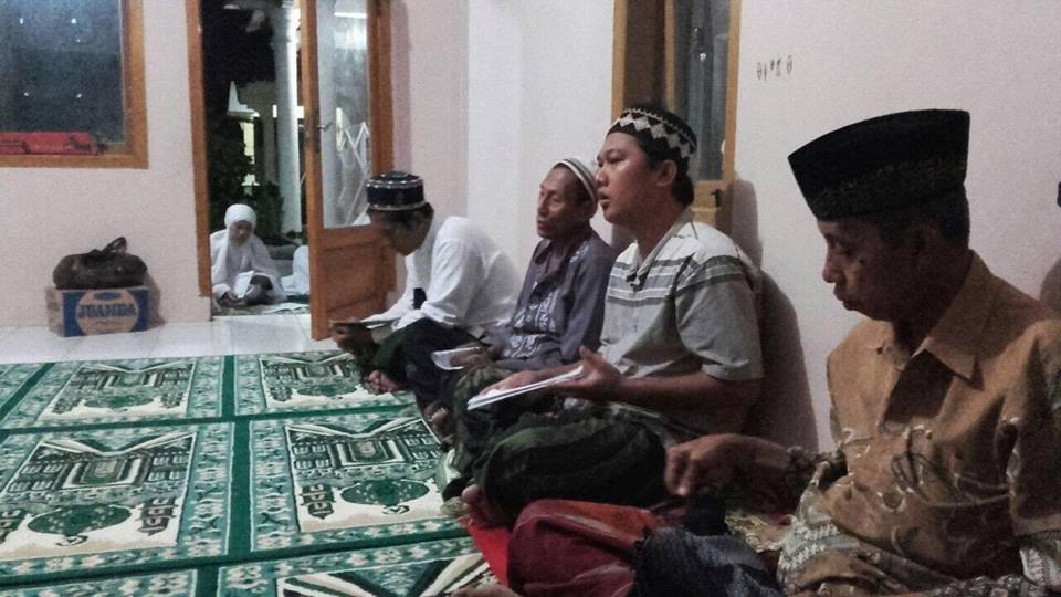 Tampak Ikhwan Akhowat dan Simpatisan Thoriqoh Naqsyabandiyah Gersempal Cabang Banyuwangi mengikuti kegiatan rutinitas