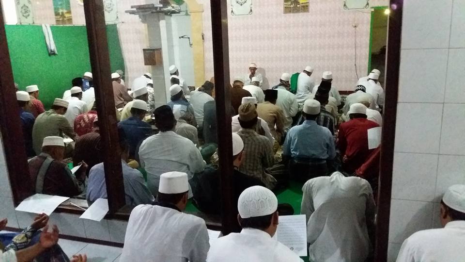 Tampak Jama'ah SITQON Pasuruan mengikuti Majlis Dzikir