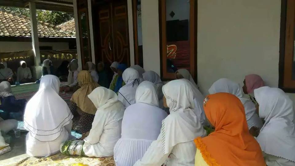 Tampak jama'ah SITQON Pamekasan mengikuti kegiatan Dzikir bersama