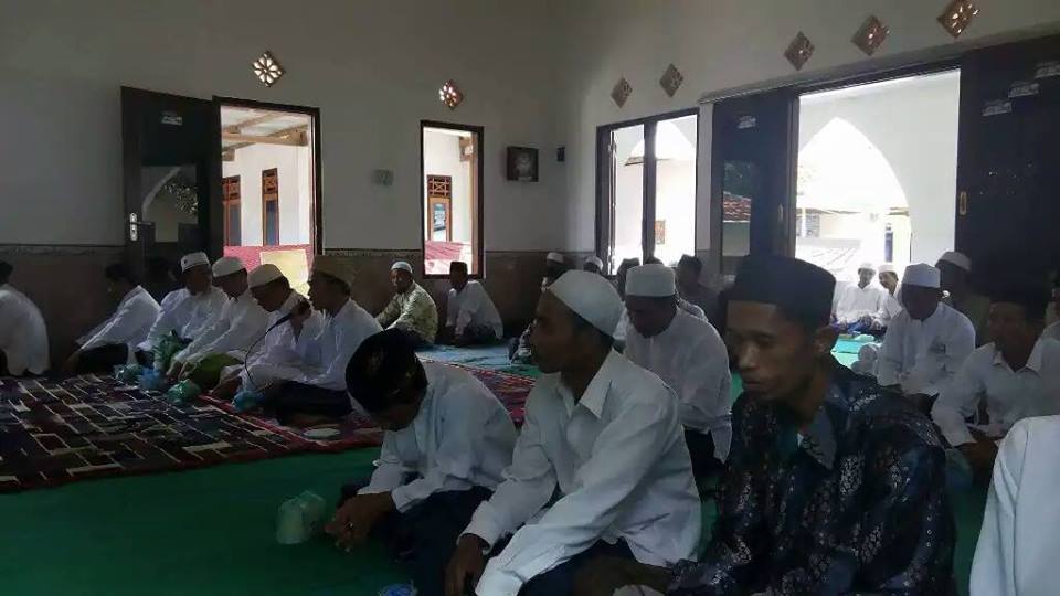 Jama'ah SITQON Pamekasan mengikuti kegiatan Majlis Dzikir Wat Ta'lim