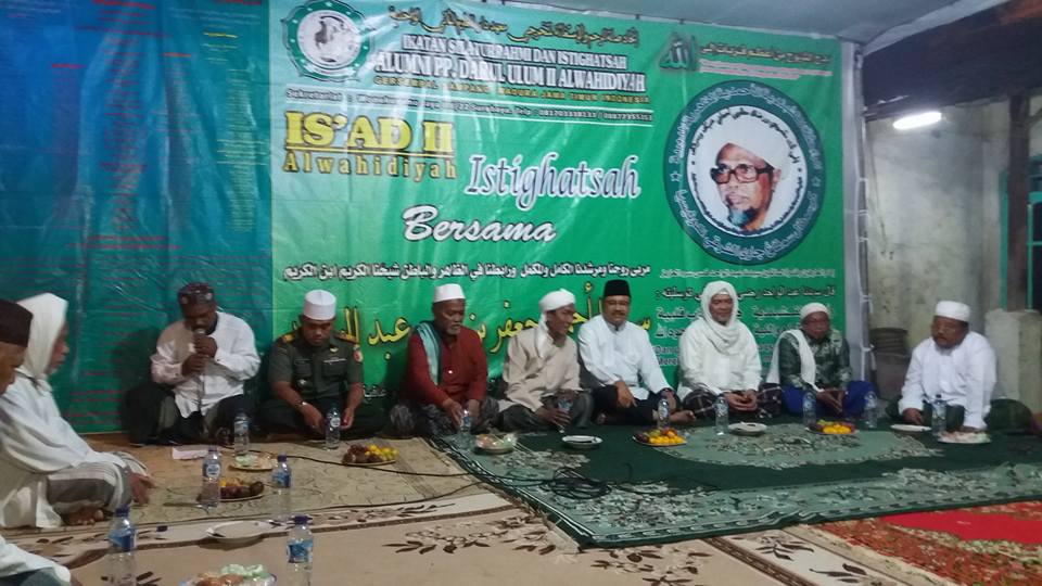 Tampak Wagub Jatim bersama para Pembina SITQON, Masyayikh, dan pejabat lainnya.