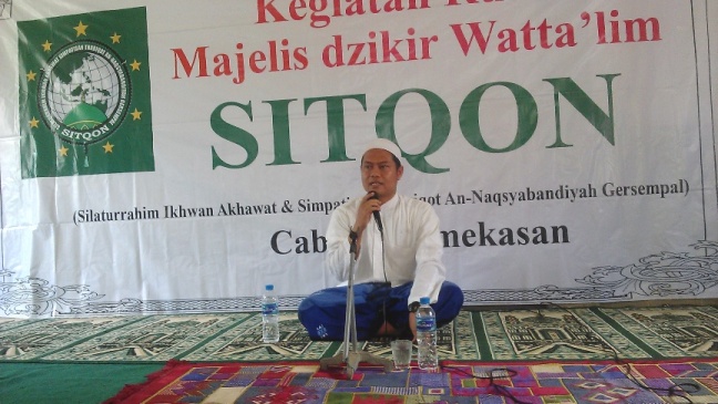 Tampak KH. R. Amin Syafiuddin, Wakil Ketua Pengurus Pusat SITQON menyampaikan mauidhoh hasanah